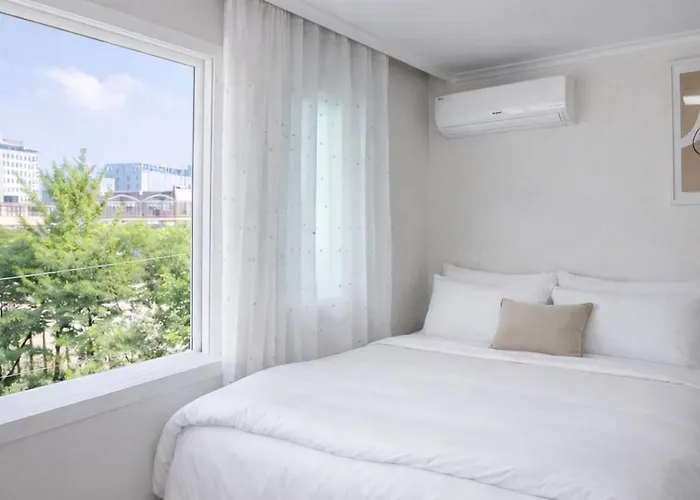 서교초등학교앞, White Linen House