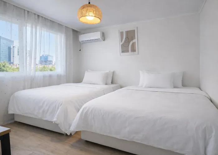 Apartment 서교초등학교앞, White Linen House Seoul